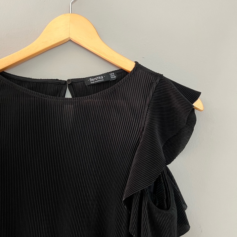 Bershka Rib Knit Ruffled Top - Picture 3 of 6